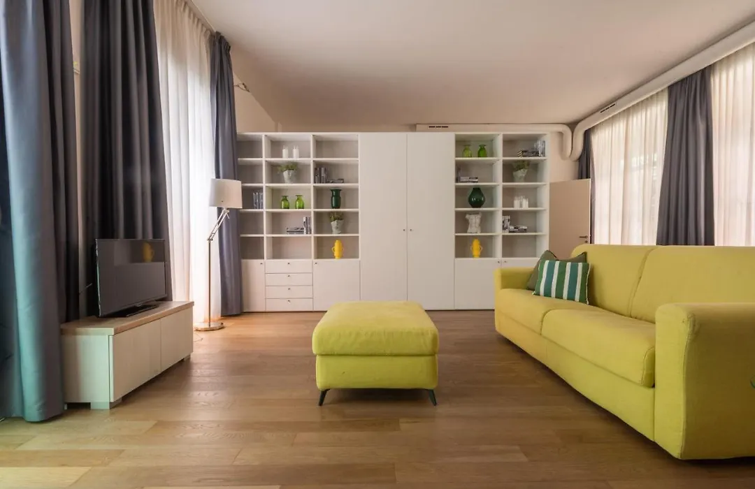 Centrale Mazzoni Apartments R&R-1
