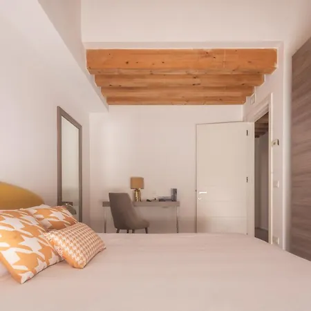 Centrale Mazzoni Apartments R&R-2