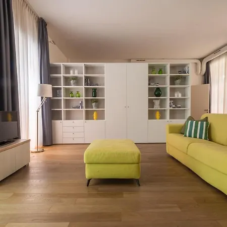 Centrale Mazzoni Apartments R&R-3